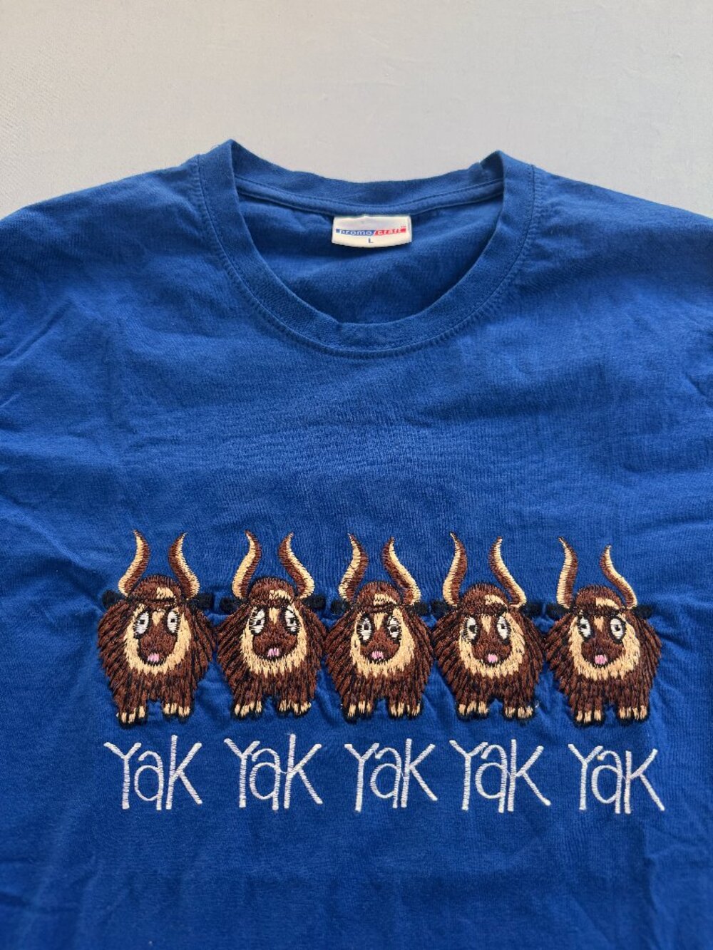 Y2K promo/craft Embroidered “Yak Yak Yak Yak Yak” Graphic Tee - Women’s L